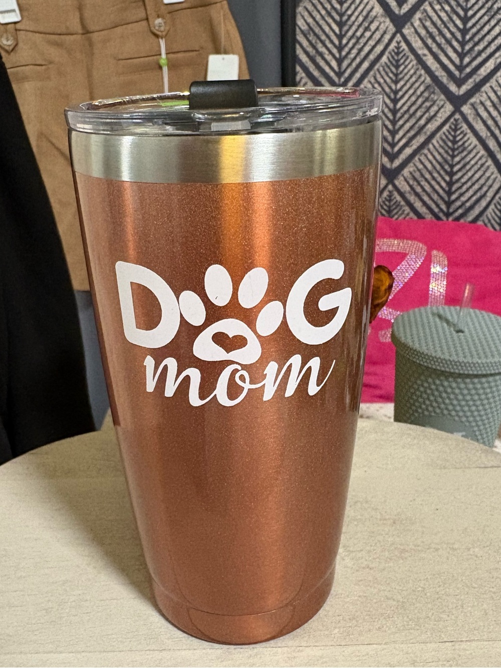 The "Dog Mom" ​​Stainless Steel Thermal Mug in Rose Gold 🐶 - Picture 3 of 16